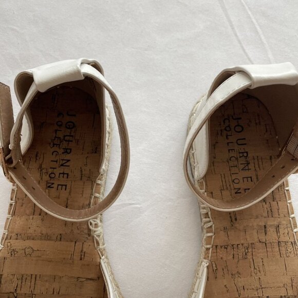 Women's / Teen's Journee Collection Lyddia Sandals Size 8 - Picture 4 of 9
